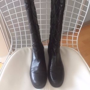 Stuart Weitzman Black Knee Boots SIZE 38.5 - $300
